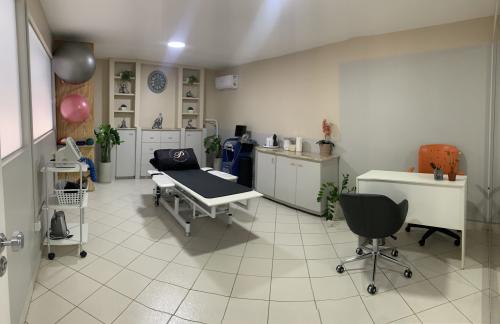 SALA DE MICROFISIOTERAPIA e FISIOTERAPIA ORTOMOLECULAR